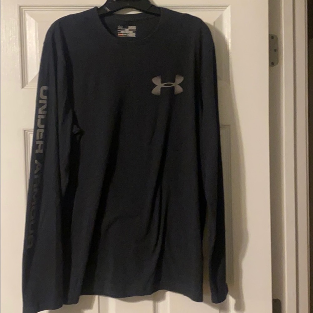 Med Under Armour long sleeve t-shirt